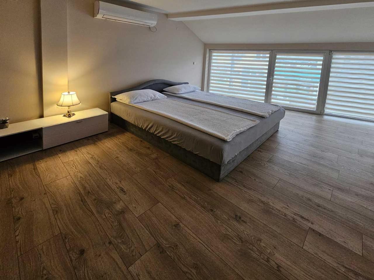 Apartman Leni2 U Centru Zajecara Exterior foto